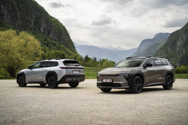 Elektrinis „Toyota bZ4X Touring“ atvyko į „Toyota“ salonus