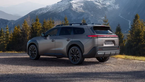 Naujasis visiškai elektrinis Toyota bZ4X Touring